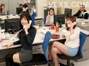 Lỡ chuyến tàu, tôi ngủ nhờ nhà em đồng nghiệp và em ấy mặc đồ ngủ khiến tôi…