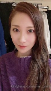 Cậu thanh niên mọt sách ngây thơ được cô bạn học đưa vào đời