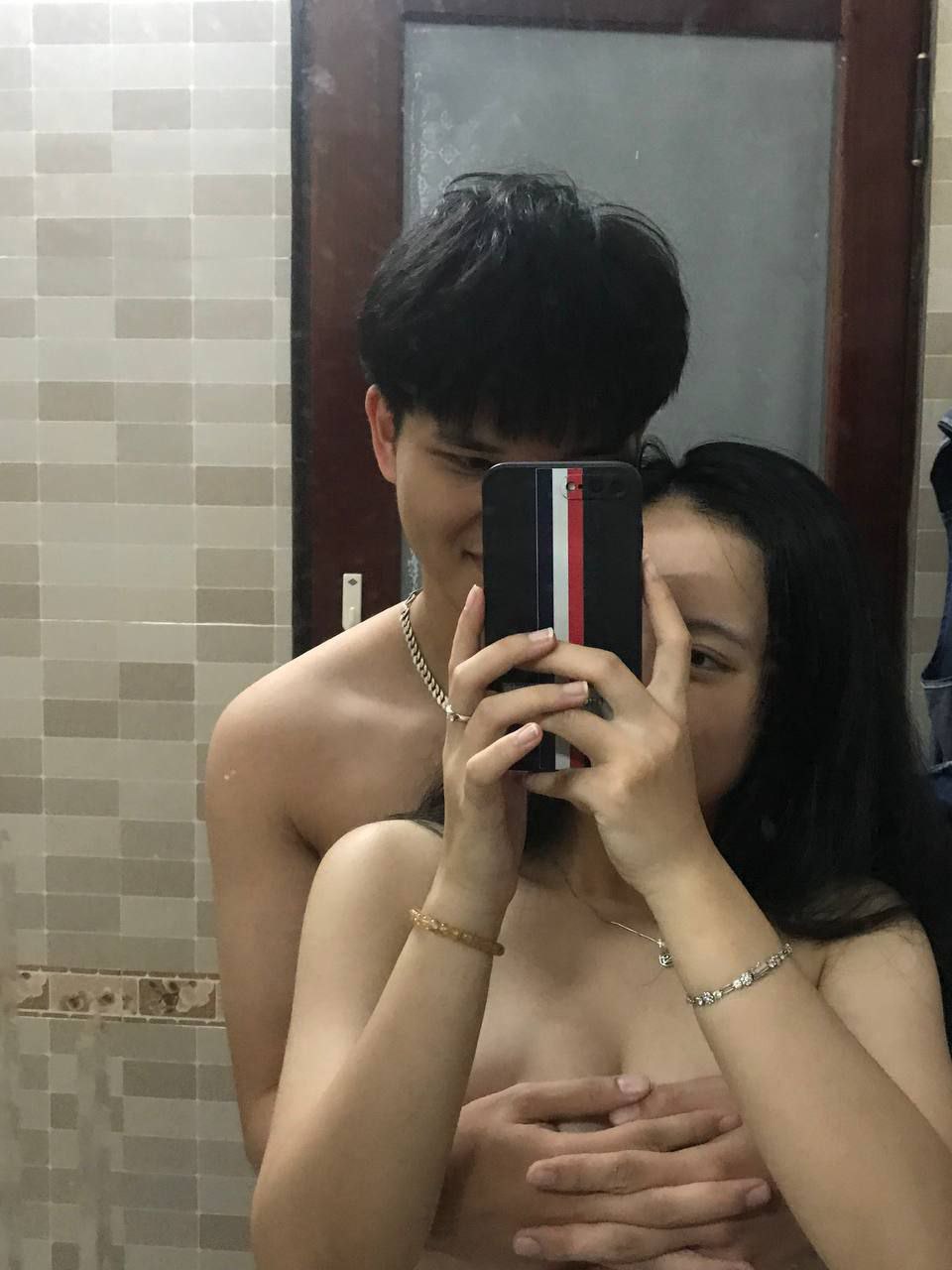 Bị gã cấp trên ép quan hệ đến mang thai và giờ đây gã ta lại tìm đến…