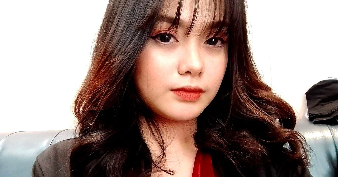 Trả bài thoả mãn nhau xong cả hai đắp mặt nạ